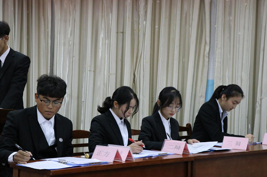 beat365正版唯一官方网站第一届“争鸣杯”辩论赛半决赛顺利举办