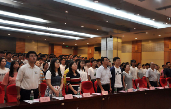 “我与祖国共奋进——国旗下的讲话”特别主题团日活动