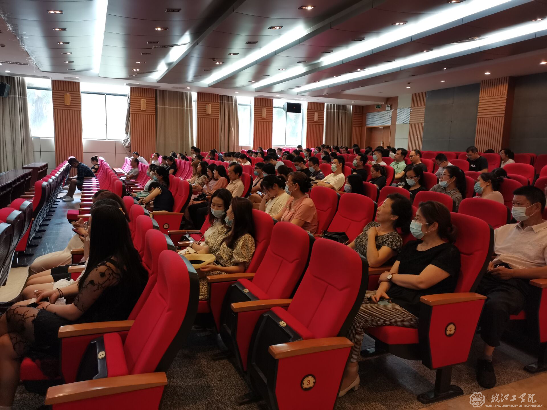 beat365召开期末考试工作会暨2020年7月份大学英语四六级考试工作培训会