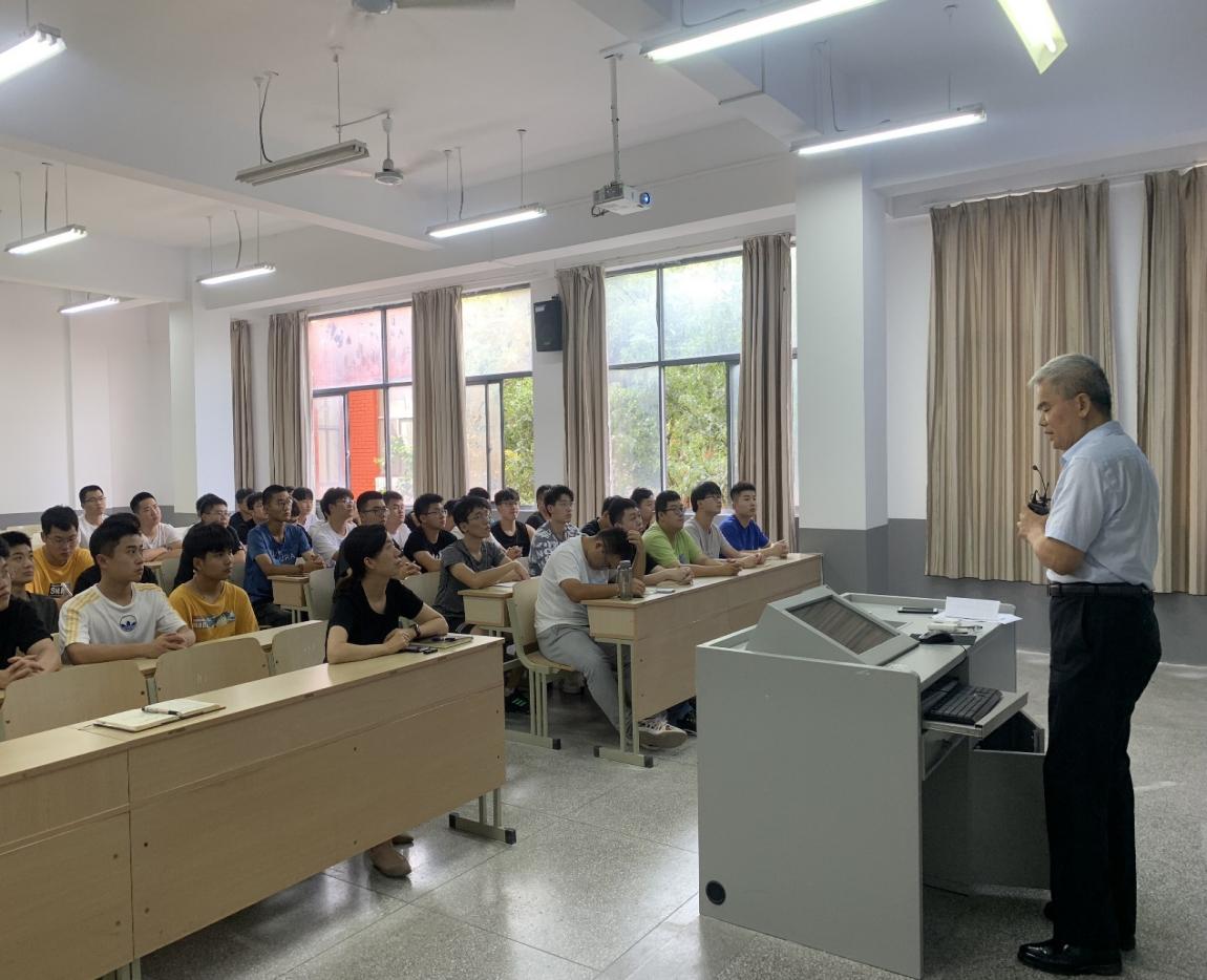 <strong>我院开展土木专业2021年专升本学生入学教育</strong>