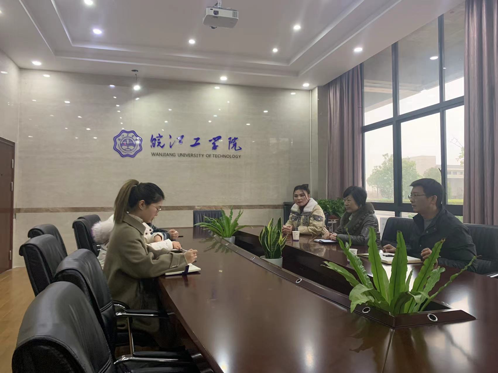 <strong>水利与艺术党总支赴郑蒲港校区考察调研</strong>