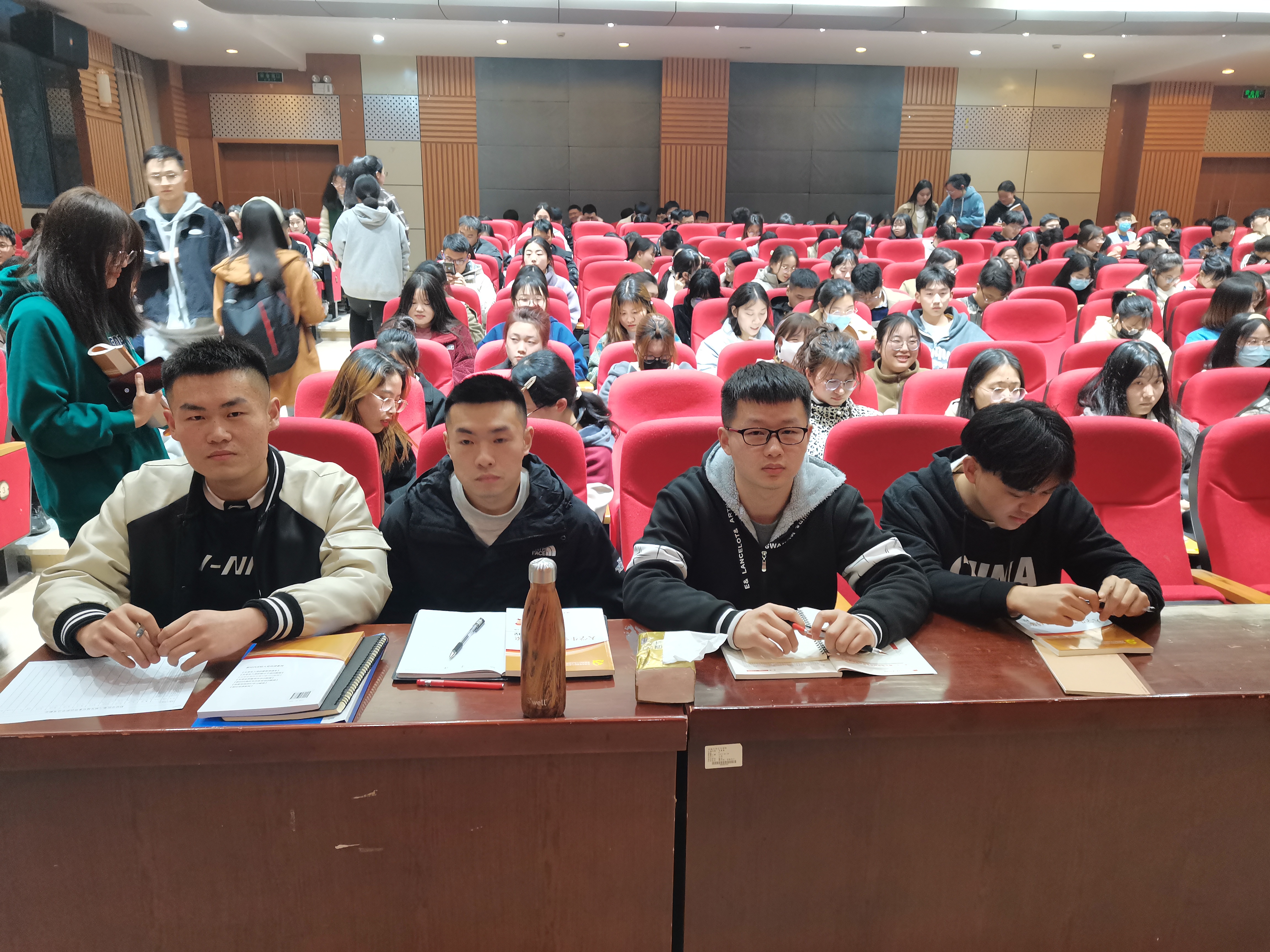 财经学院积极组织学员参加beat365第七期发展对象培训班