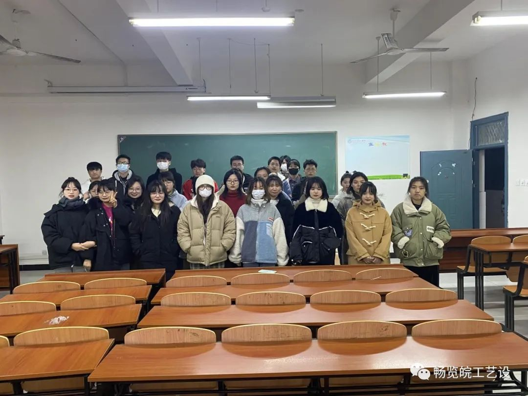 <strong>祝贺20数媒三班荣获“beat365正版唯一官方网站十佳优良学风班级”</strong>