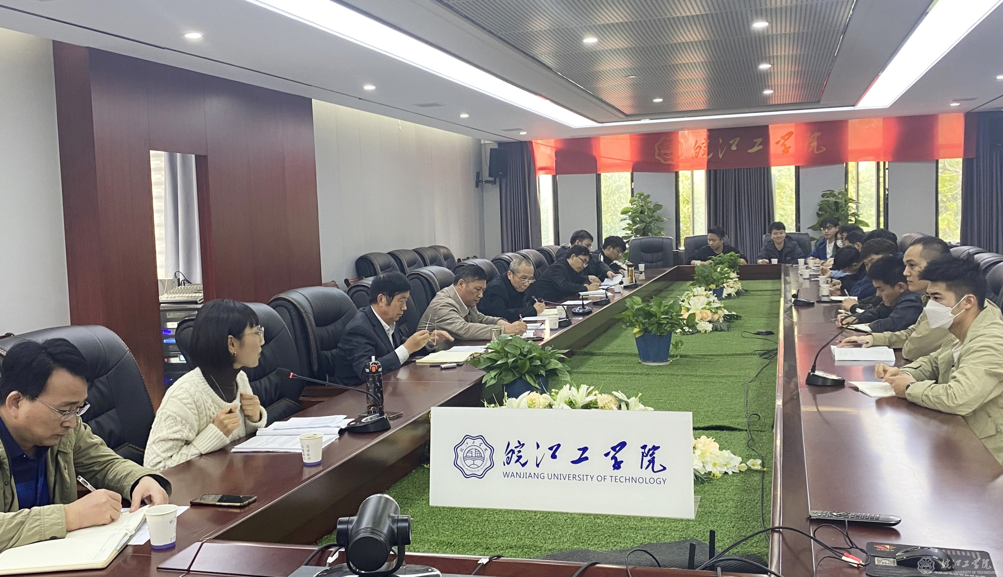 聆听学生需求，助力学生成长 ——beat365召开校领导与专升本学生干部座谈会