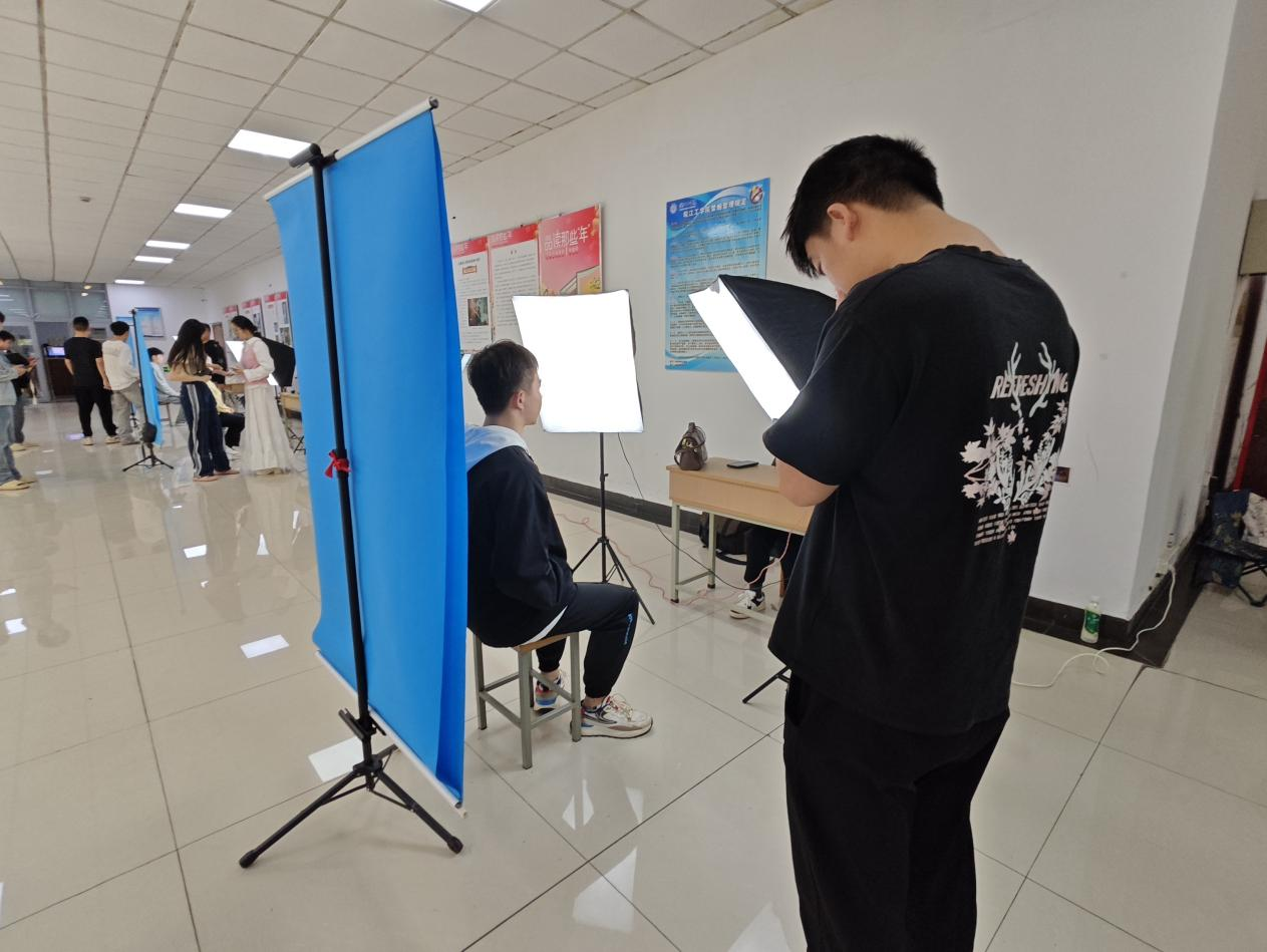 beat365正版唯一官方网站2025届毕业生图像信息采集工作圆满完成