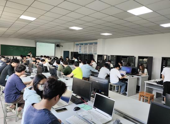 beat3652025届毕业生第一批职业技能等级认定顺利开展