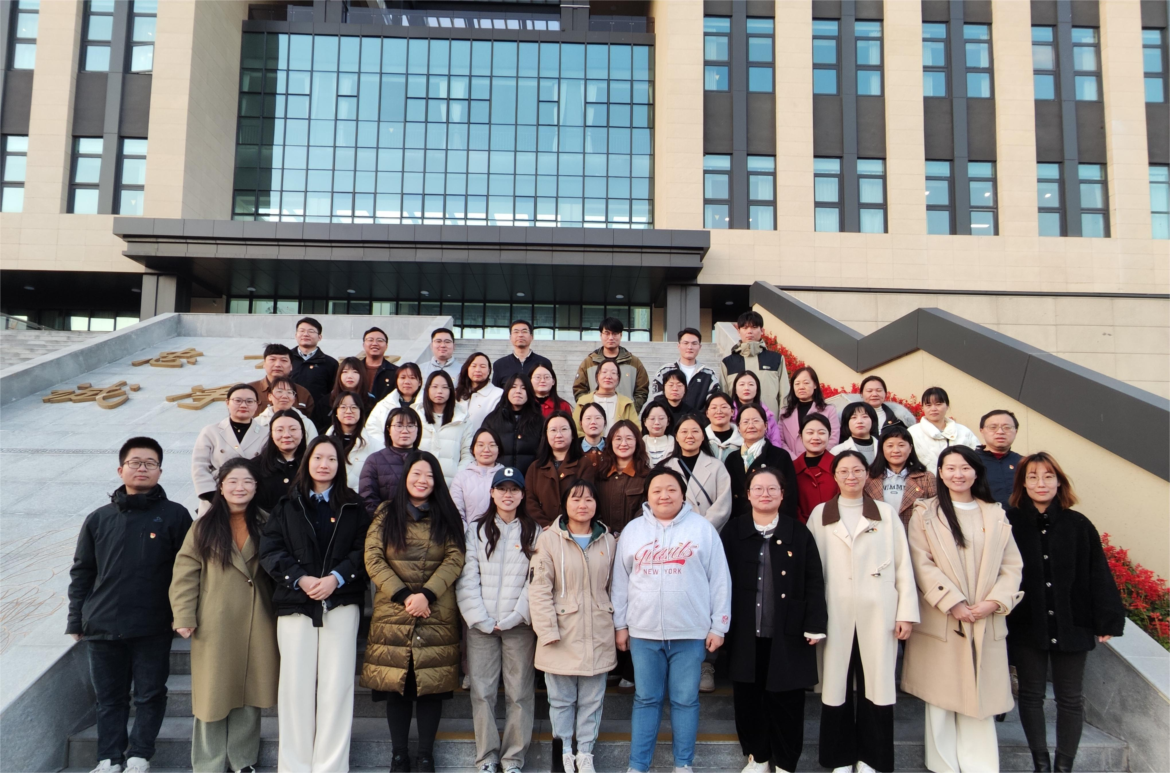 <strong>以长征精神铸魂 为党建工作赋能 ——beat365正版唯一官方网站2025年基层党务工作者培训班圆满收官</strong>