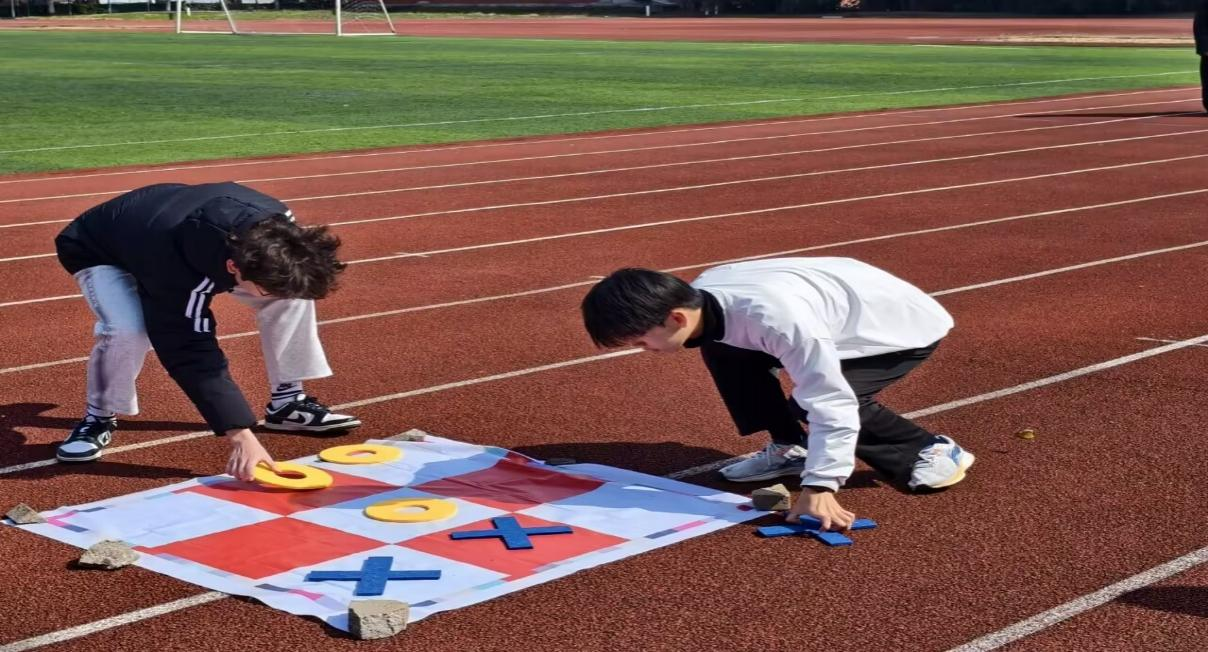 <strong>管理学院第二届“青春洋溢”趣味运动会圆满落幕</strong>