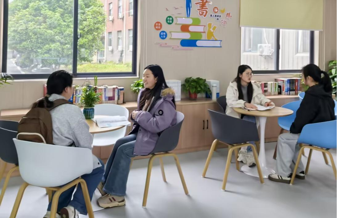 <strong>管理学院开展模拟面试，助力毕业生“职”面未来</strong>