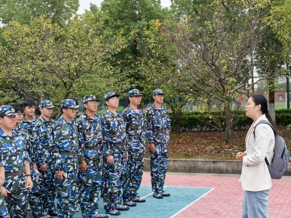 <strong>畅行致远  逐梦启航 ——土木与安全工程学院2026级交通工程专业召开新学期主题班会</strong>